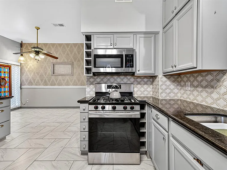 15068 Kimberley Ct — Photo 16