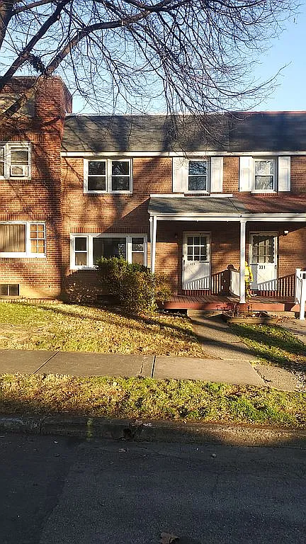 329 Linden Ln photo 1