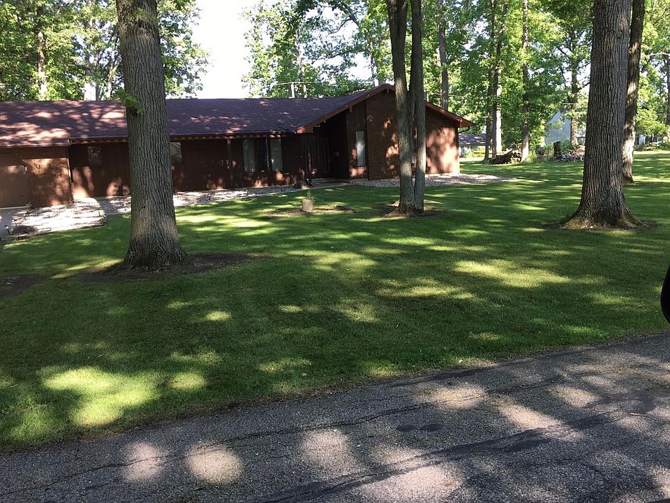 1st image of 420 Woodland Pl