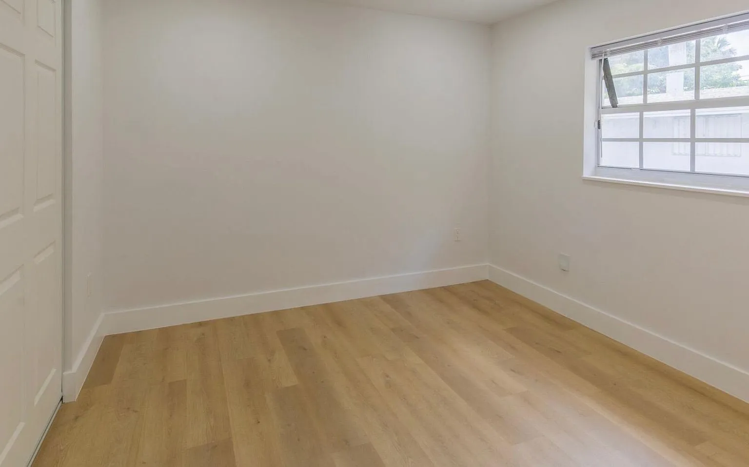 2 bed, 1.0 bath, 1050 sqft, $2,000 — Photo 4