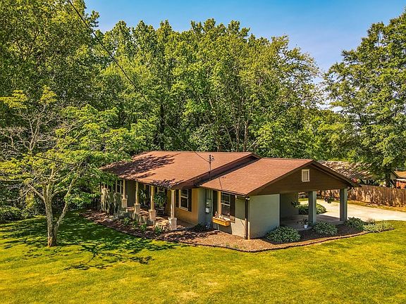 2nd image of 238 Kensington Cir