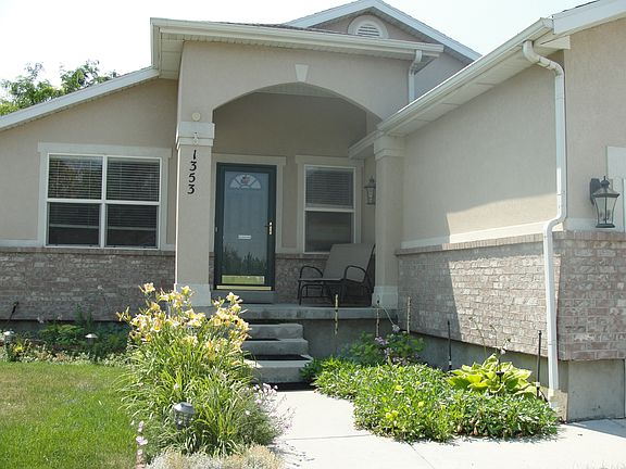 2nd image of 1353 W Rayco Cir