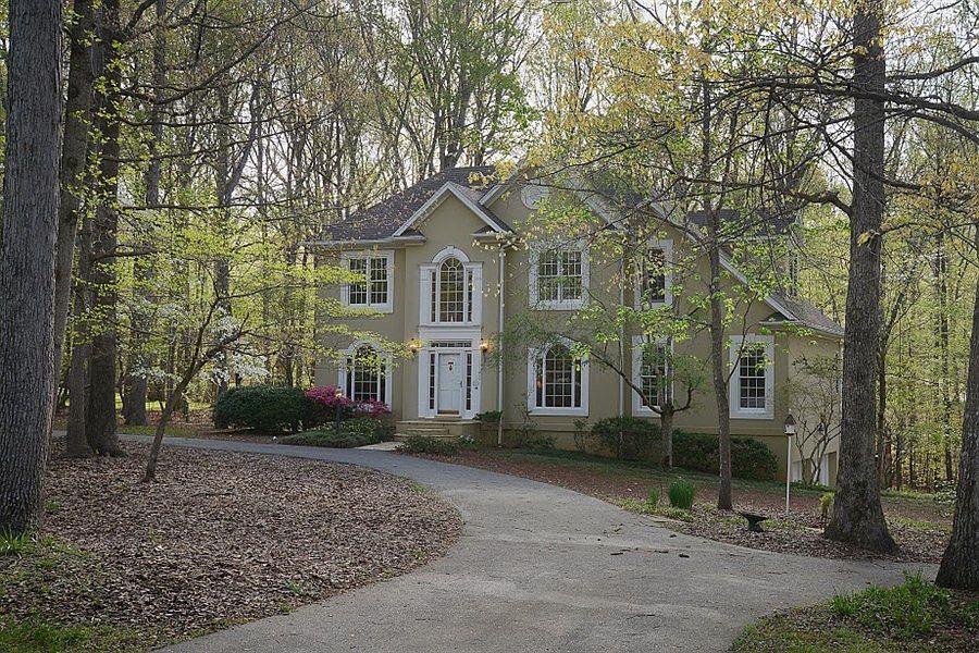 2nd image of 2355 Berkley Ln