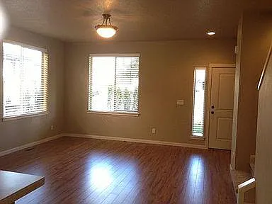 2 bed, 2.5 bath, 1689 sqft, $2,450 — Photo 3