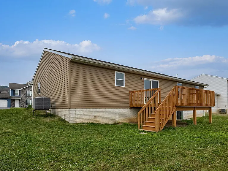 10 Hillside Dr — Photo 27