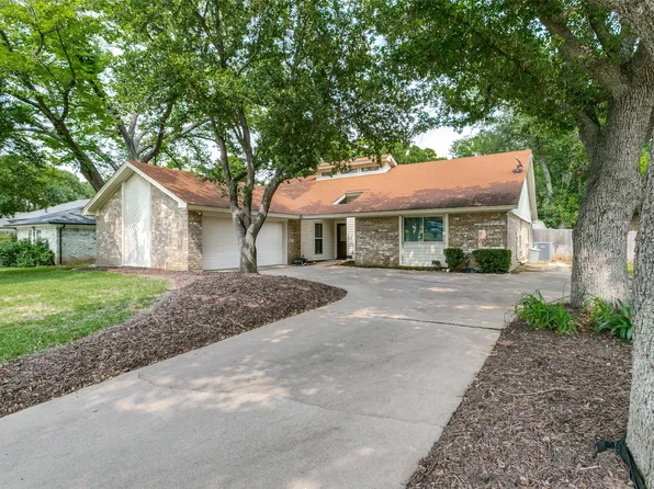 1210 Timber Ridge Dr, Euless, TX 76039