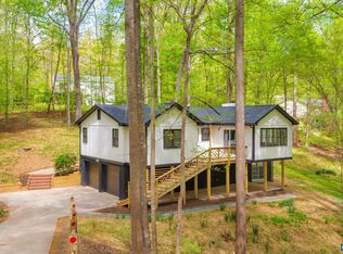 215 Pineridge Ln, Charlottesville, VA 22911