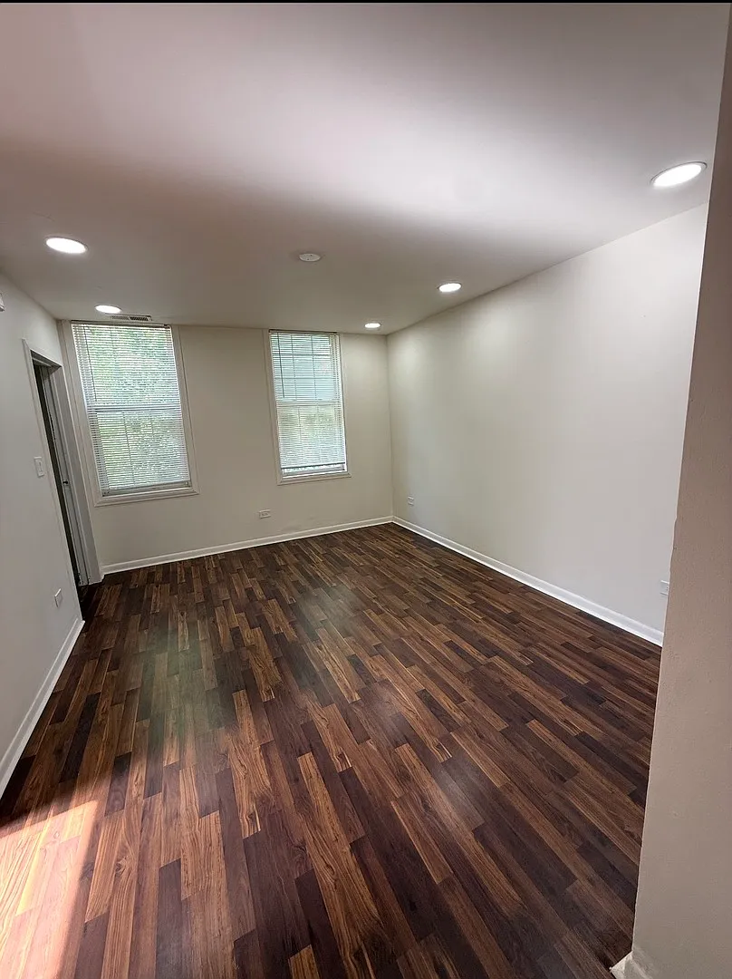 2 bed, 3125 sqft, $1,850 — Photo 2