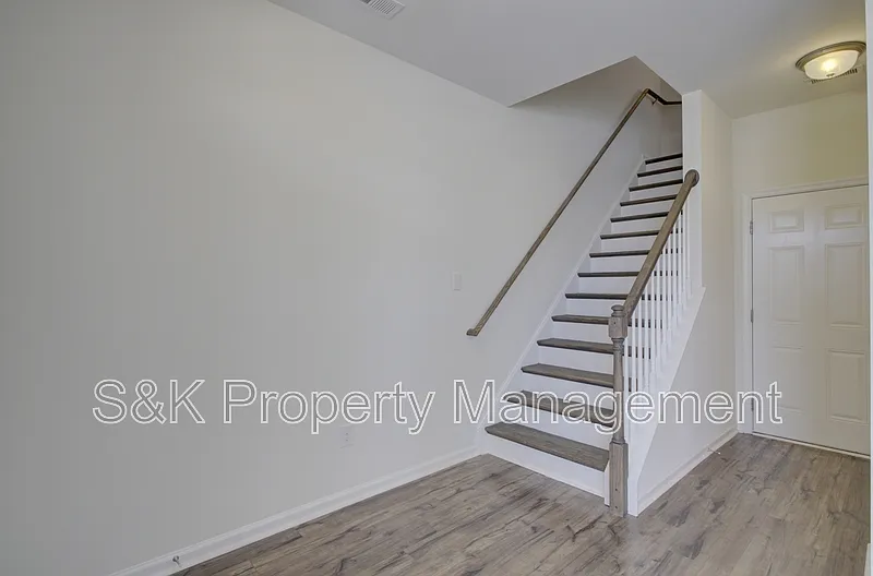 3 bed, 2.5 bath, $2,700 — Photo 4