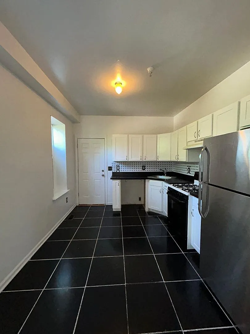Beautiful big property with AC — Photo 4