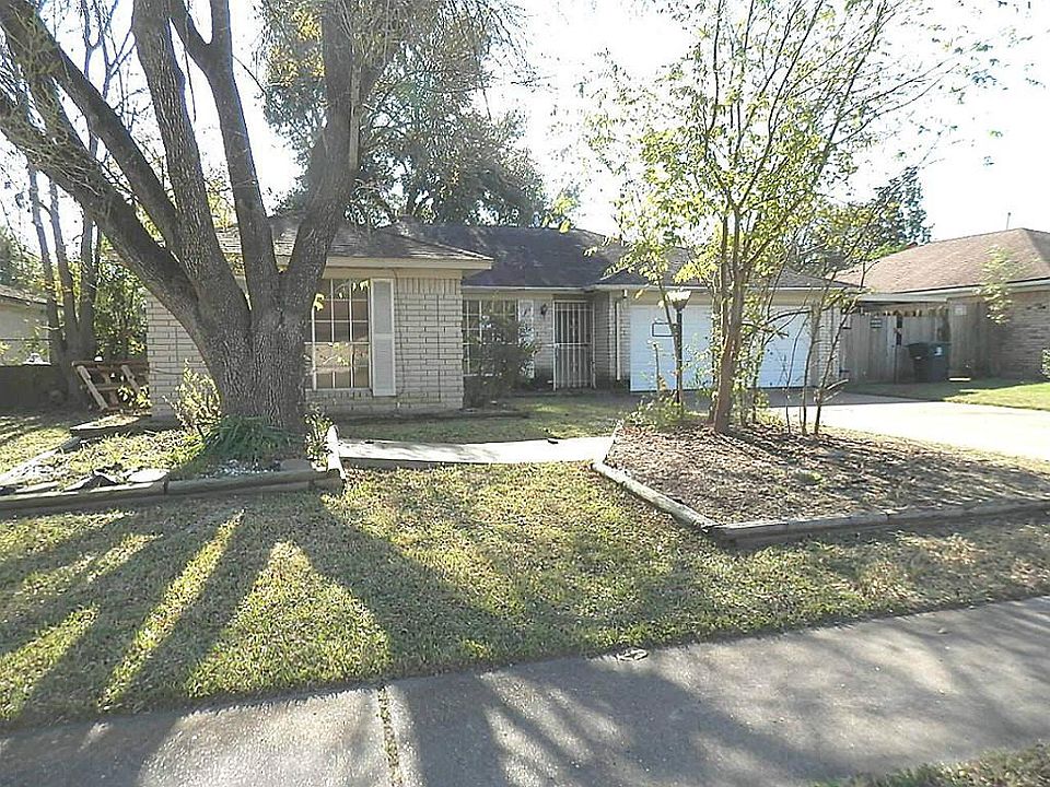 1st image of 1015 Rainy River Dr