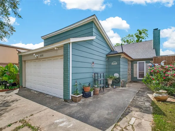 11331 Oakcenter Dr, Houston, TX 77072