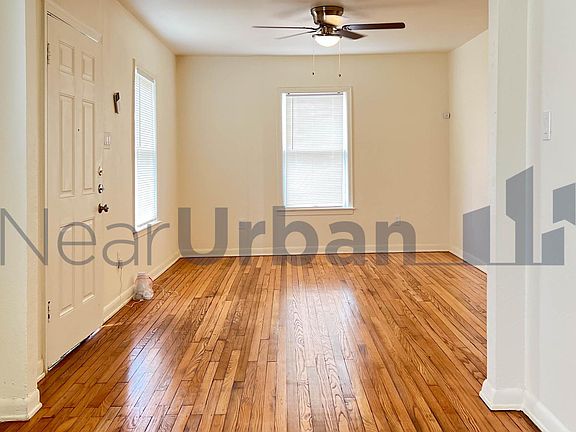Living room - open concept to dining room