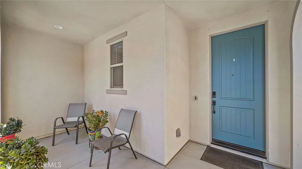 4 bed, 1549 sqft, $3,895 — Photo 2