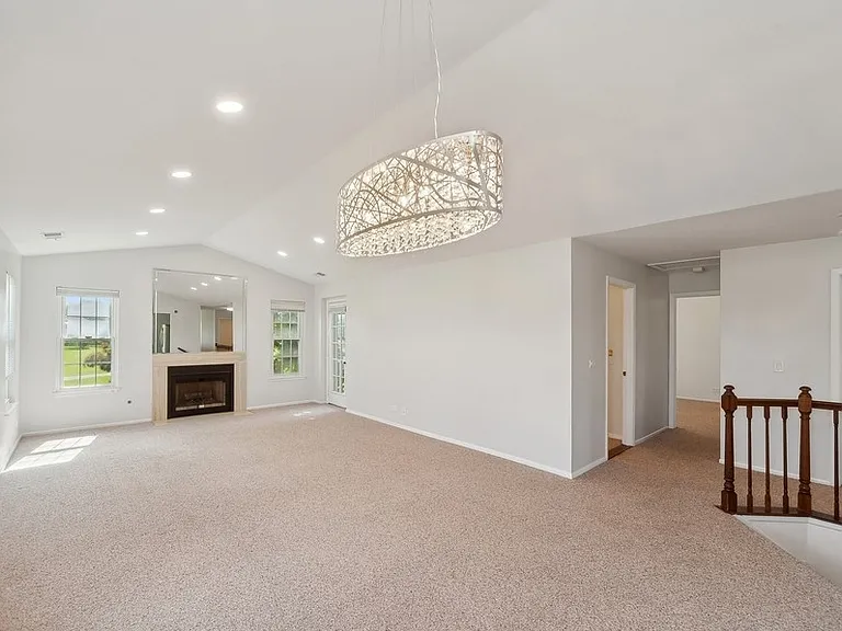 1265 N Wellington Ct N — Photo 3