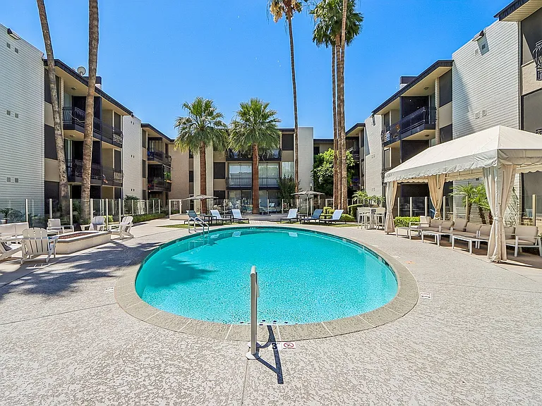 38-web-or-mls-N 7th Ave-0905-912
