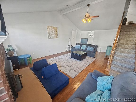 5th image of 117 Oakwood Dr