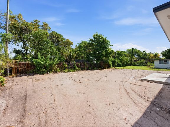 3rd image of 1705 NW 15th Street