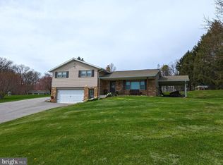 6184 Glatfelters Station Rd, Seven Valleys, PA 17360