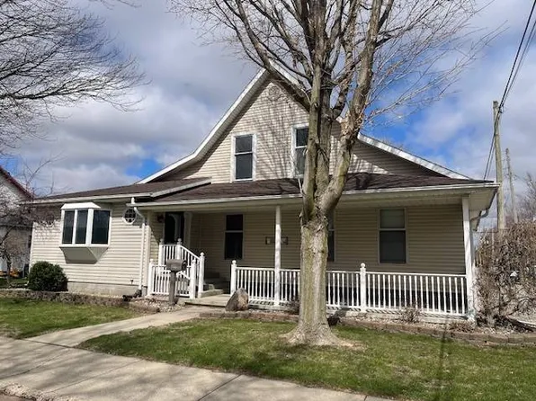 208 E Walnut St, Nappanee, IN 46550