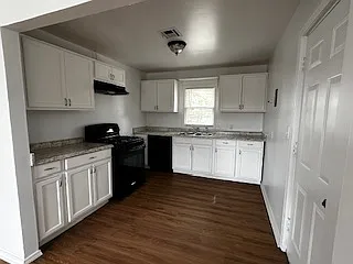 3 bed, 1.0 bath, 880 sqft, $1,000 — Photo 4