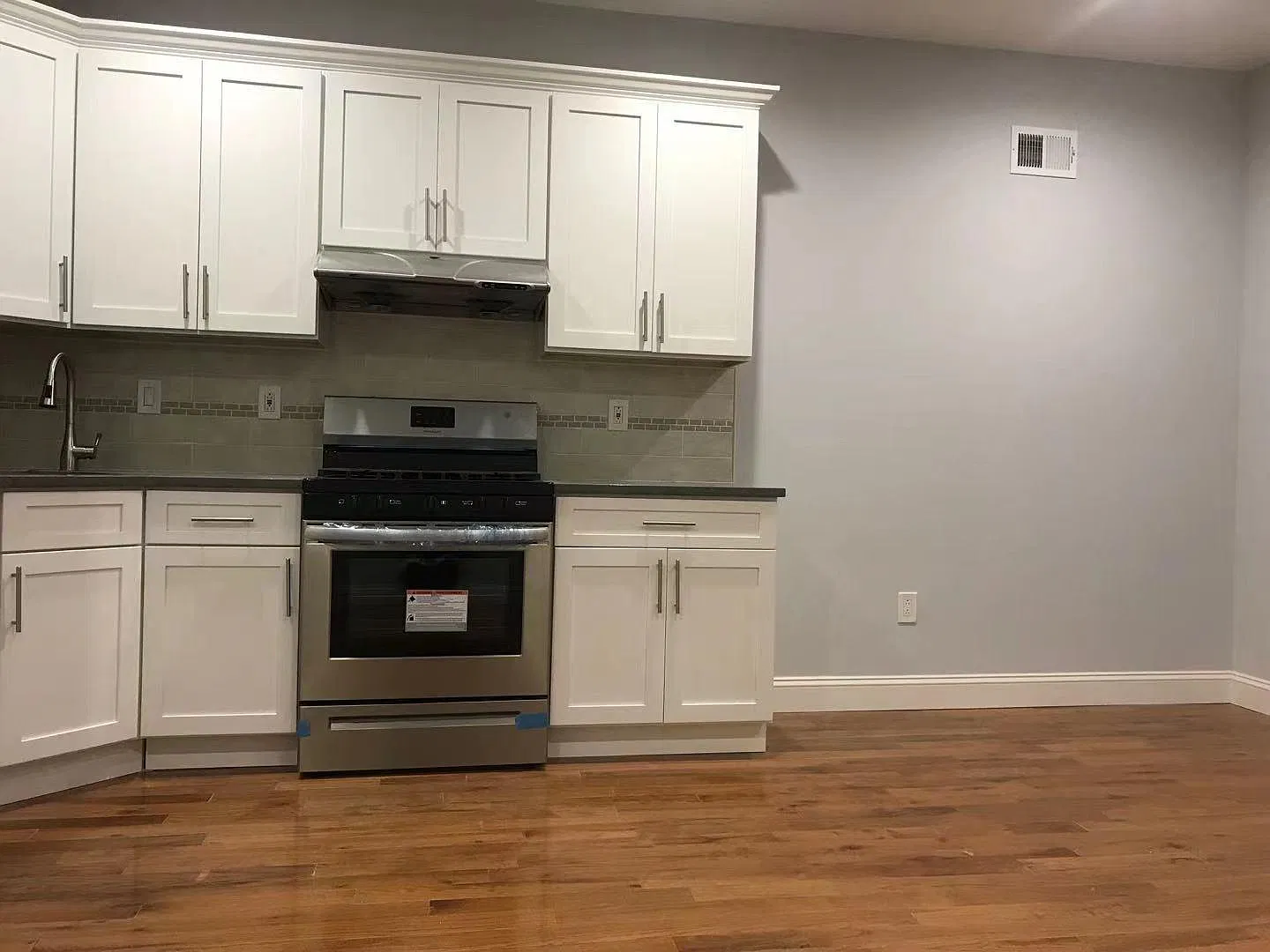 3 bed, 1400 sqft, $1,700 — Photo 3