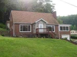 102 Sharp Rd, White Oak, PA 15131