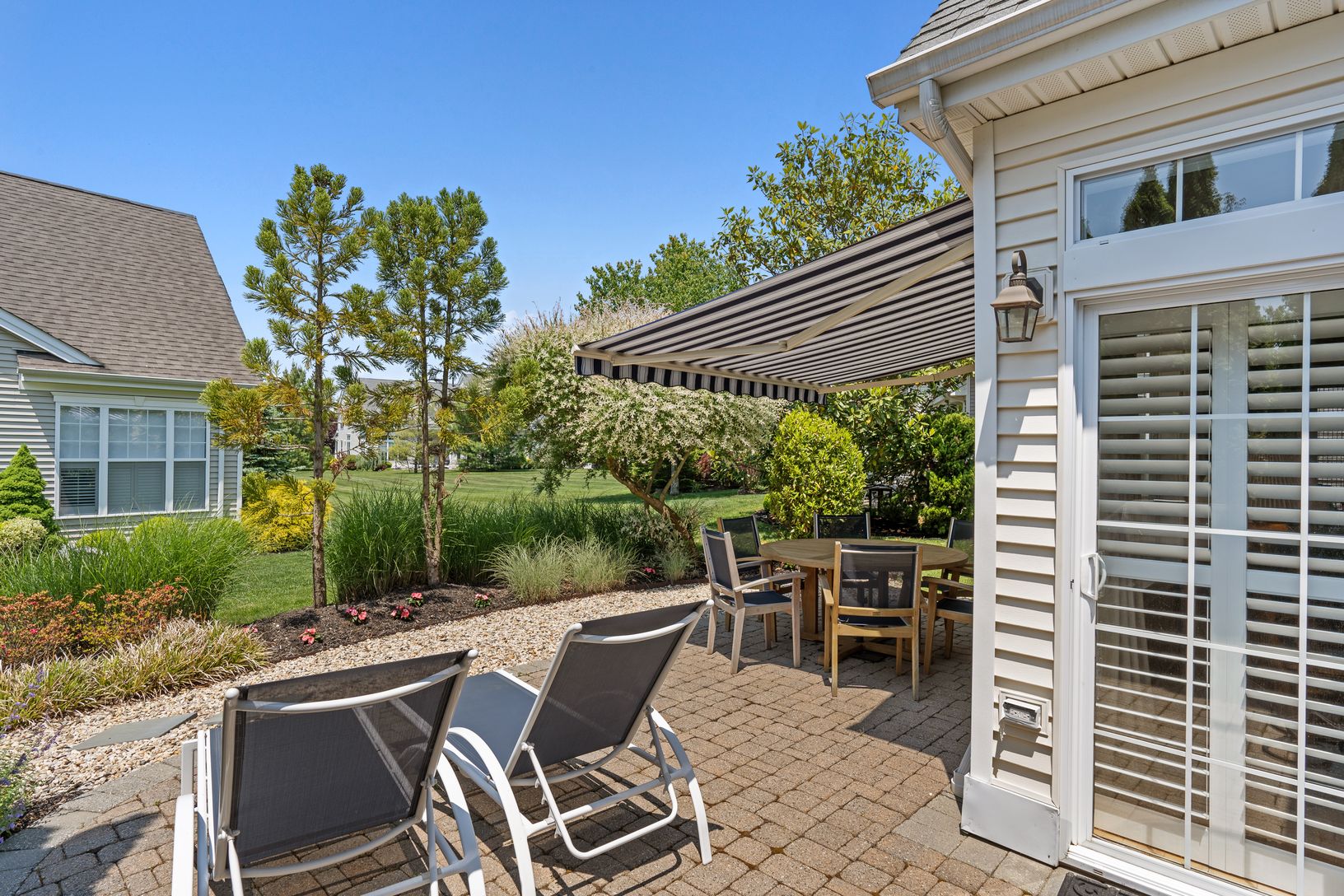  Patio with extended awning 