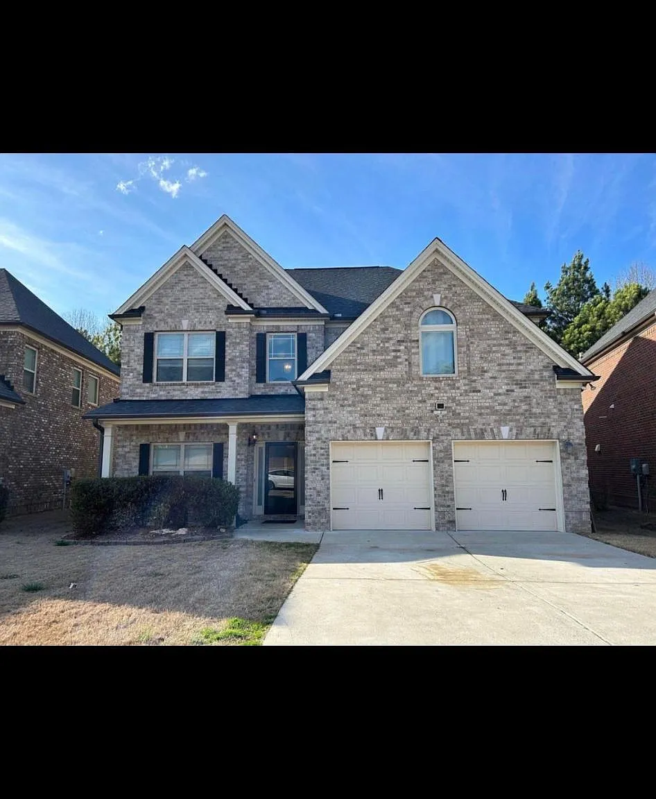 5 bed, 2800 sqft, $2,600 — Photo 1