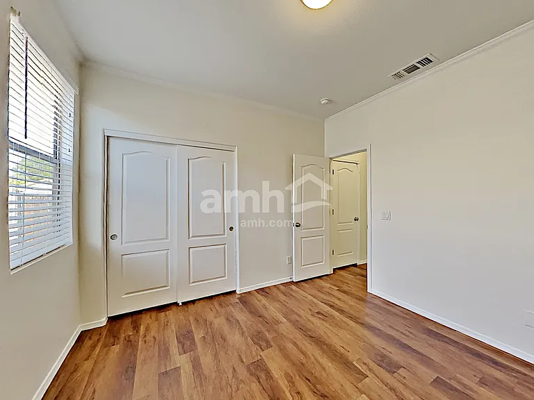 9427 W Potter Dr — Photo 16