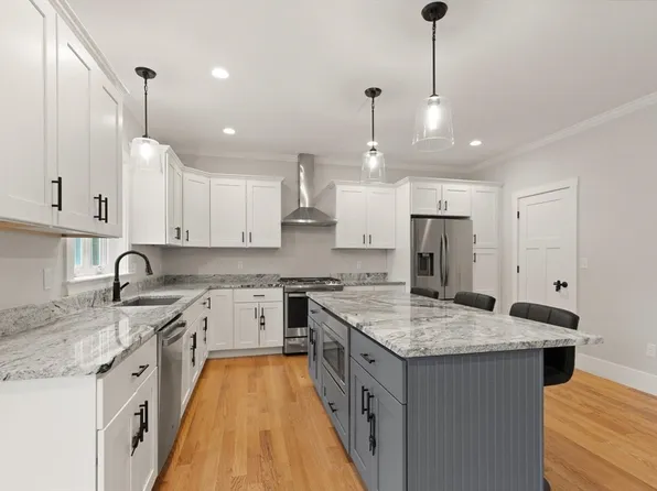 9 Orchard Pl #9, Foxboro, MA 02035