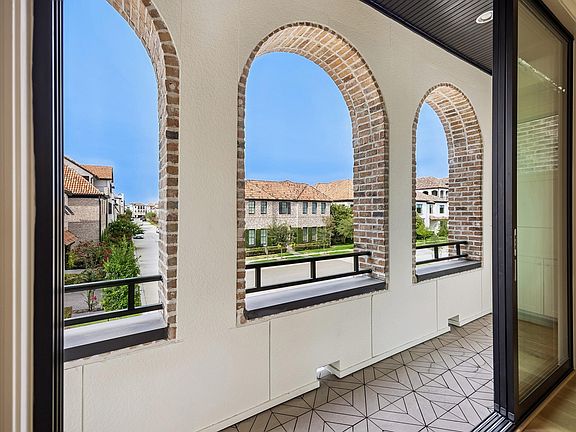 3rd image of 7543 Ciano Ln
