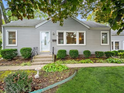 349 S Old Rand Rd, Lake Zurich, IL, 60047