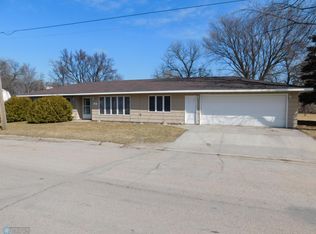 21 Holloway Ave S, Sabin, MN 56580