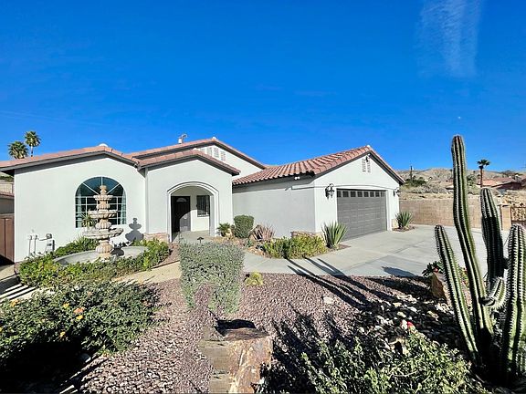 Low maintenance front yard