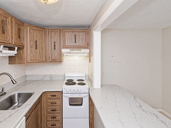 4th image of 608 Boston Post Rd E APT 21