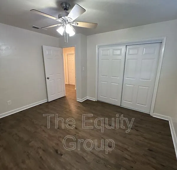 547 W Tulare Ave #A — Photo 12