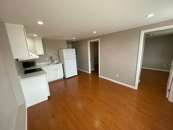 3rd image of 64 Shelbourne Ave