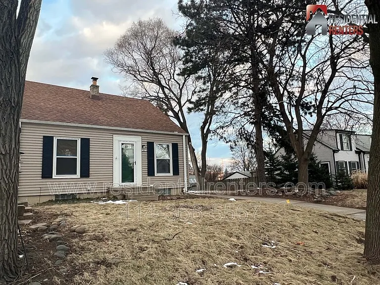 10918 W Wells St — Photo 3
