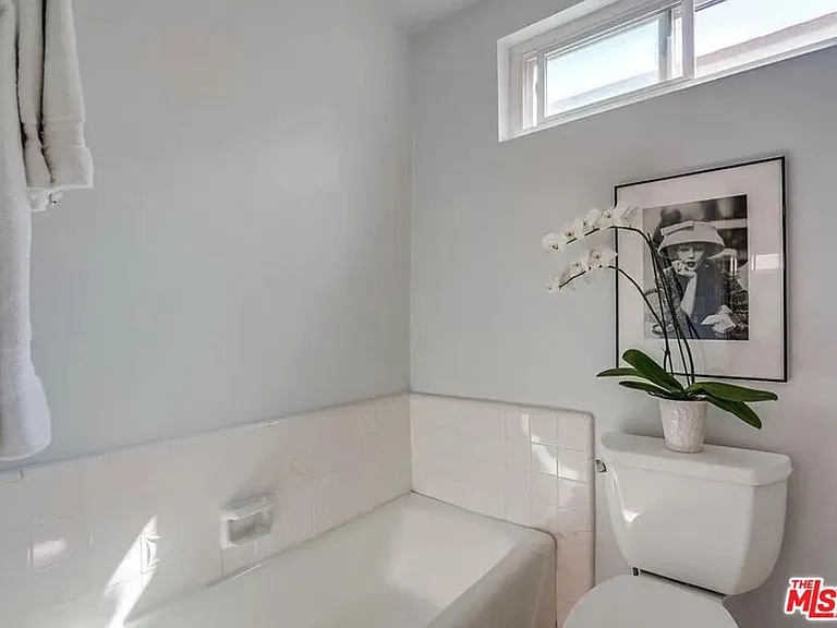 1233 N Flores St #104 — Photo 7