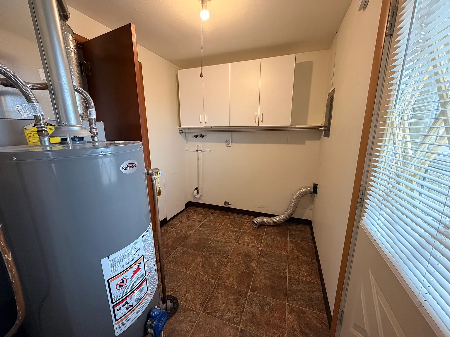 3 bed, 1300 sqft, $1,400 — Photo 4