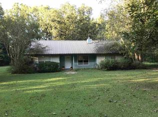 17695 Pleasant Hill Dr, Livingston, LA 70754