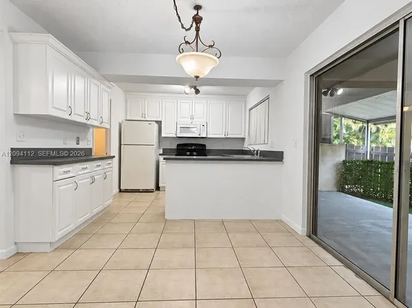 5348 Bosque Ln APT 105, West Palm Beach, FL 33415