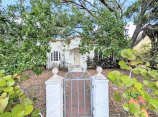 1701 Siesta Dr, Sarasota, FL 34239