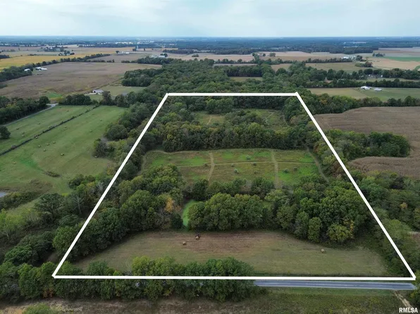 950 E County Rd, Cisne, IL 62823