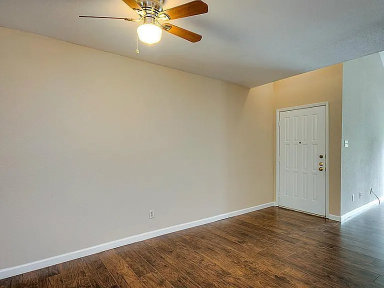 10811 Richmond Ave #19 — Photo 14