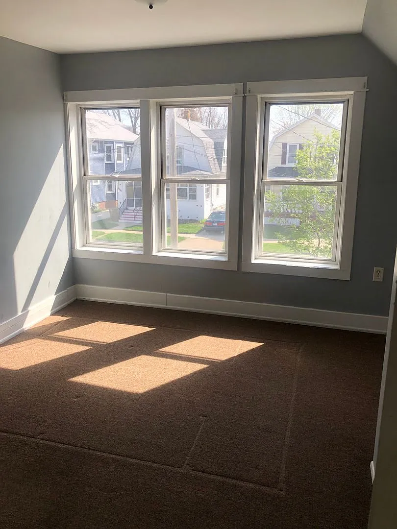 JK 6344 25th Ave — Photo 3