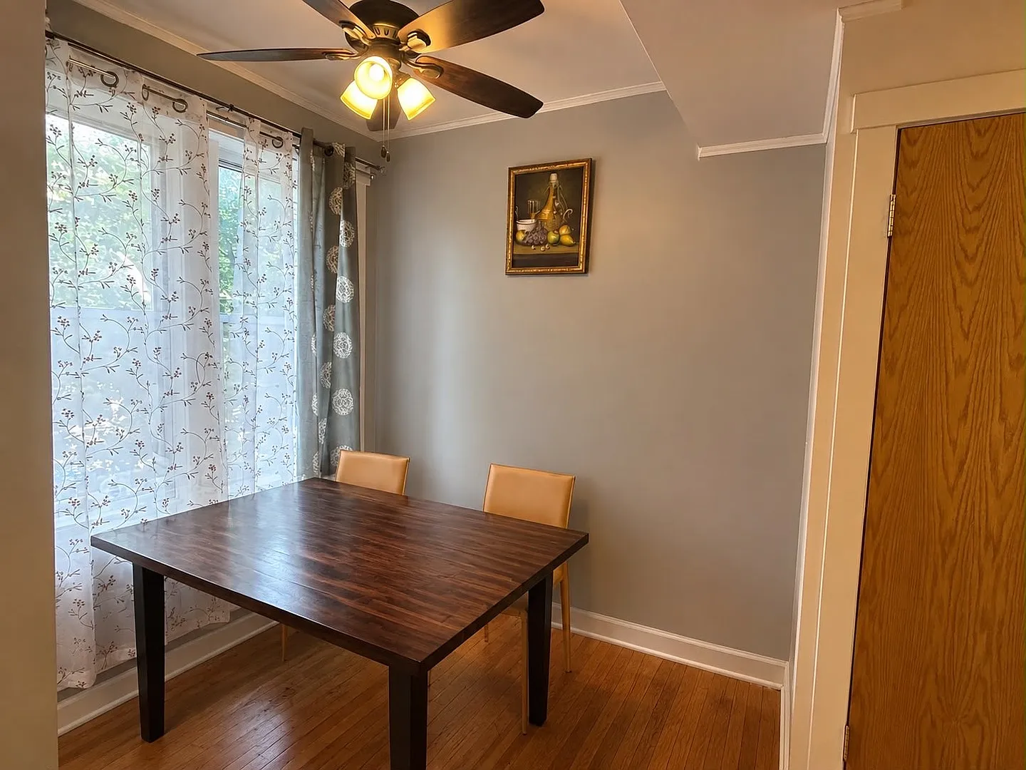 2 bed, 1.5 bath, 1000 sqft, $2,300 — Photo 3