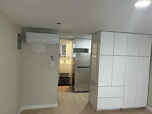 414 East 11th Street — Photo 2