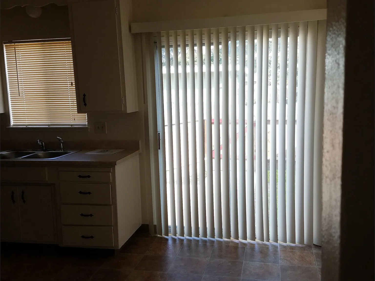 2101-2102 Celeste Drive - 2100 Celeste — Photo 2